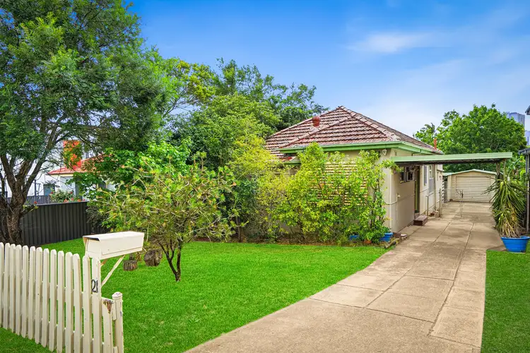 21 Anderson Street, Westmead NSW 2145