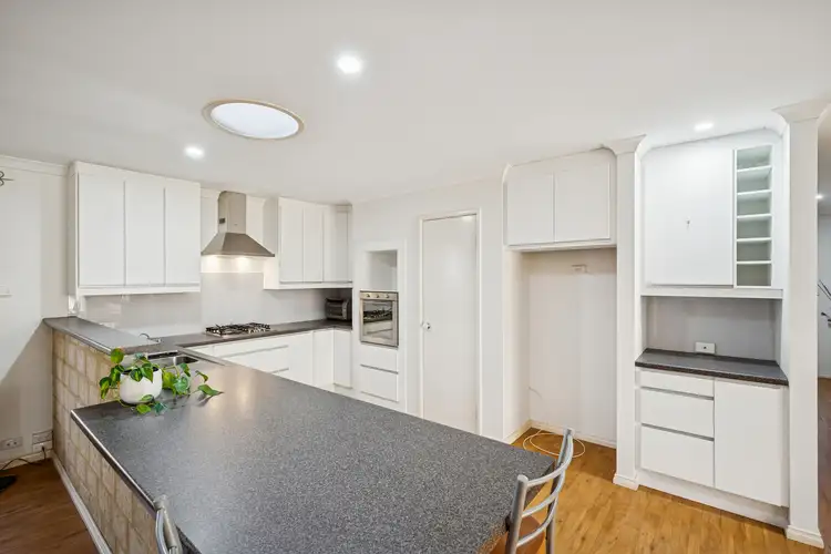 12 Tabeland Way, Carramar WA 6031