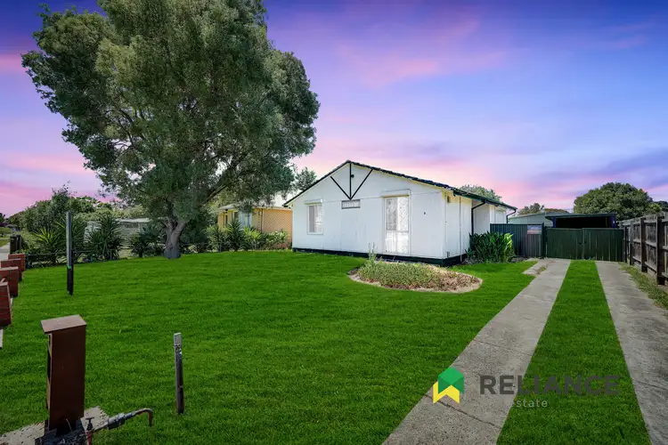 8 Centre Avenue, Werribee VIC 3030