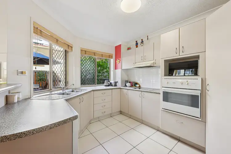 Fourth view of Homely unit listing, 2/31-33 Peerless Avenue, Mermaid Beach QLD 4218