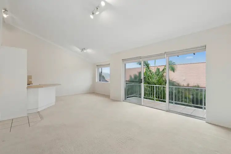 9/85 Park Beach Road