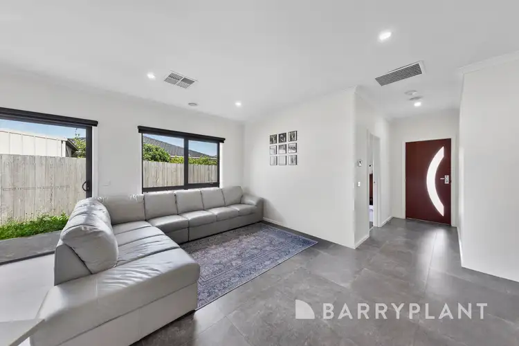 Second view of Homely unit listing, 2/4 Mavis Crescent, Kings Park VIC 3021