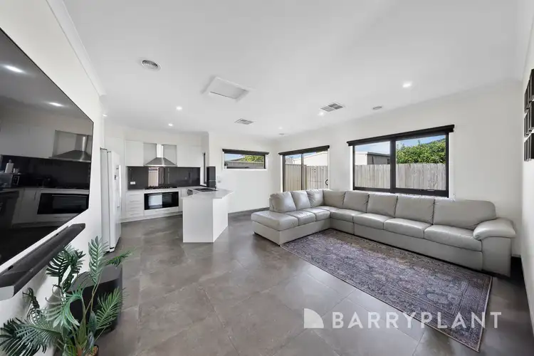 Third view of Homely unit listing, 2/4 Mavis Crescent, Kings Park VIC 3021