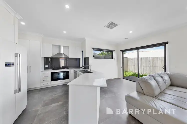 Fifth view of Homely unit listing, 2/4 Mavis Crescent, Kings Park VIC 3021