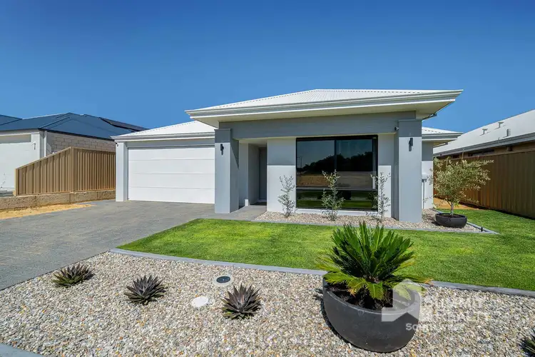 19B Hazelgrove Crescent, Millbridge WA 6232