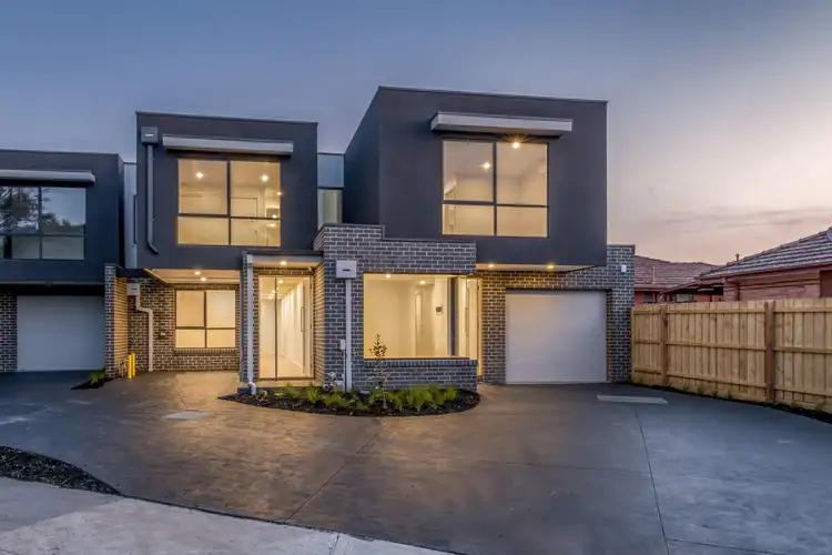 2/60 Oakes Avenue, Clayton South VIC 3169