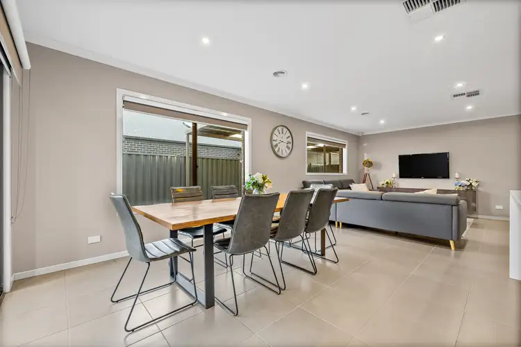 Fourth view of Homely house listing, 15 Rivoli Close, Fraser Rise VIC 3336