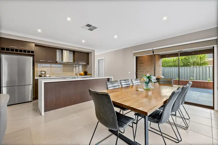 Fifth view of Homely house listing, 15 Rivoli Close, Fraser Rise VIC 3336