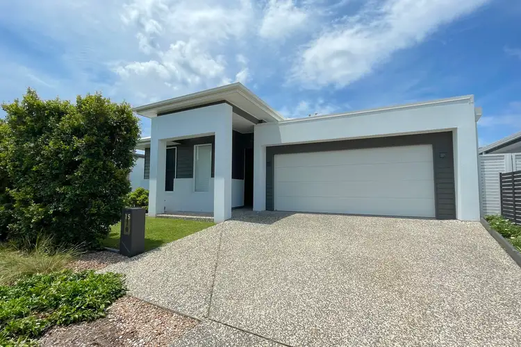 15 Whitehaven Place, Banksia Beach QLD 4507