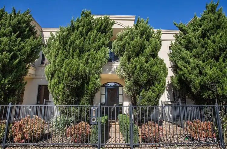 2/10 Edwards Road, Werribee VIC 3030