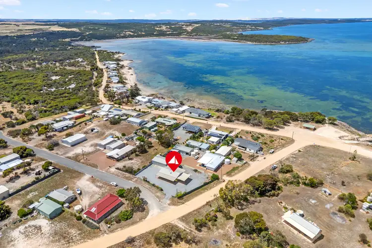 2 Henderson Court, Mount Dutton Bay SA 5607