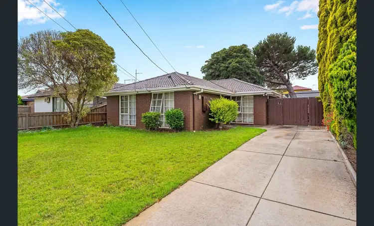 18 Bernard Drive, Melton South VIC 3338