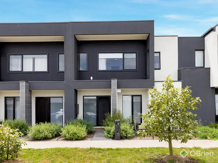 8 Hedgeley Avenue, Deanside VIC 3336