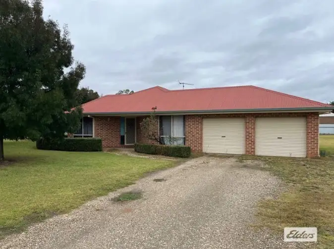 102 Bank Street, Howlong NSW 2643