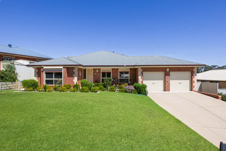 24 Yanko Crescent, Bourkelands NSW 2650