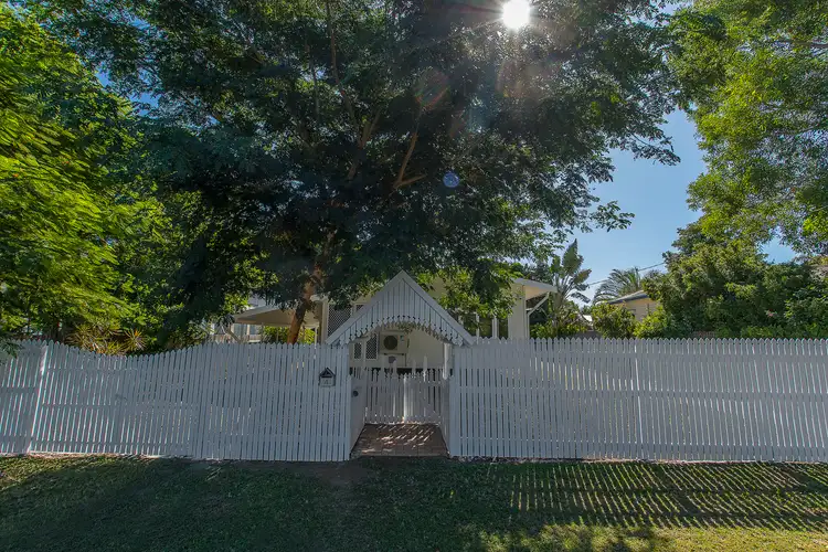 4 Union Street, Hyde Park QLD 4812