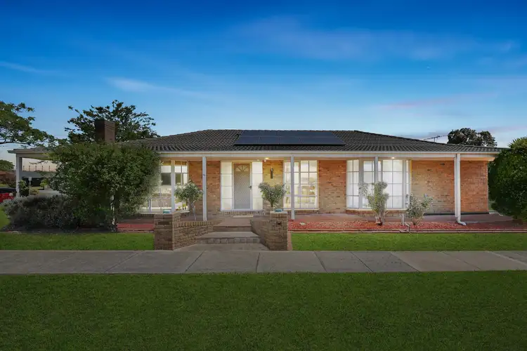 24 St Boswells Avenue, Berwick VIC 3806