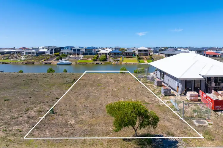 LOT 8045, 81 Victoria Parade, Hindmarsh Island SA 5214