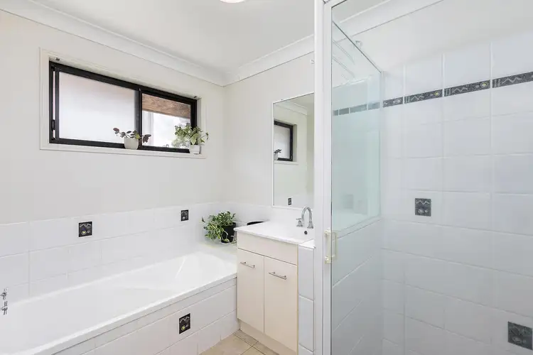 Sixth view of Homely house listing, 10 Isabel Court, Gracemere QLD 4702