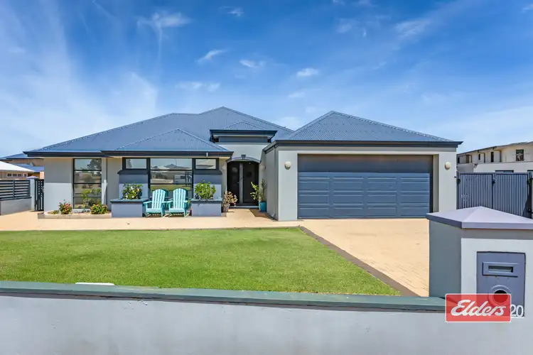 20 Coastside Crescent