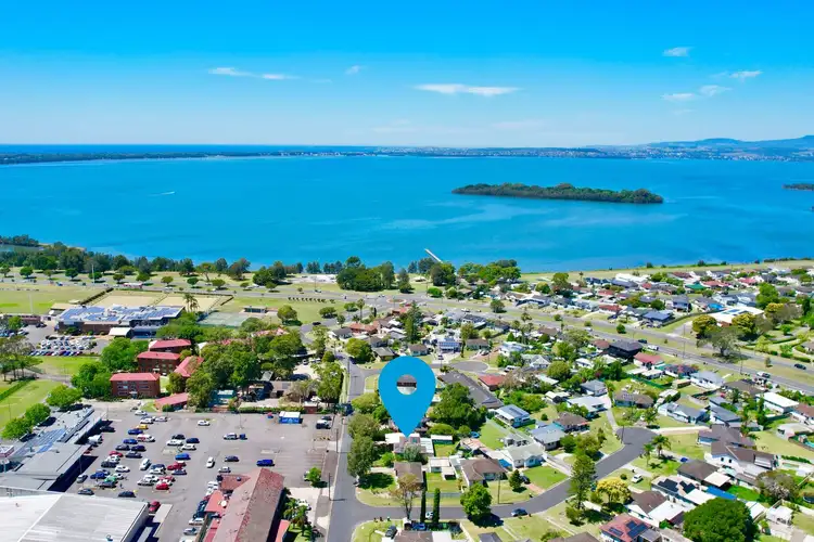 8 Devon Street, Berkeley NSW 2506