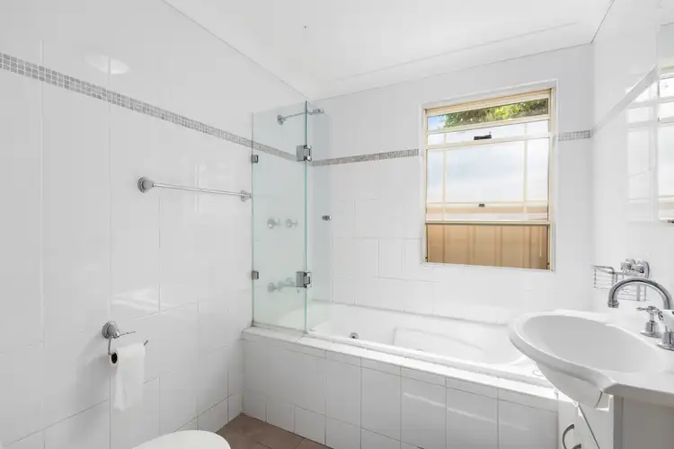 Fourth view of Homely unit listing, 5/12-14 Gladstone Avenue, Wollongong NSW 2500