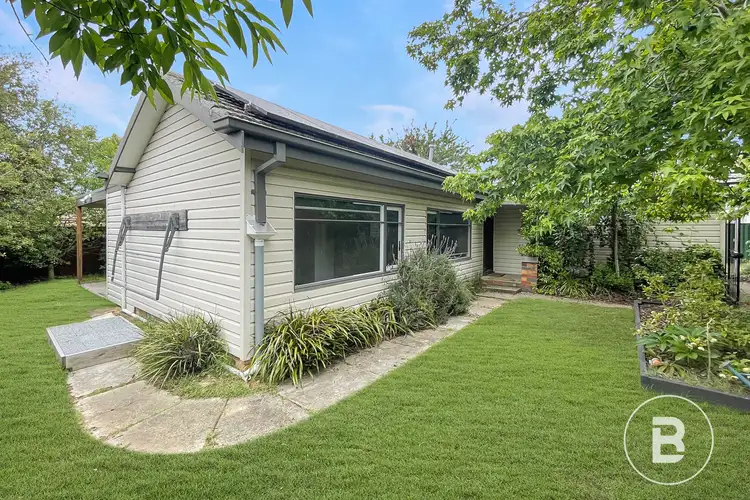 14 Oak Street, Wendouree VIC 3355