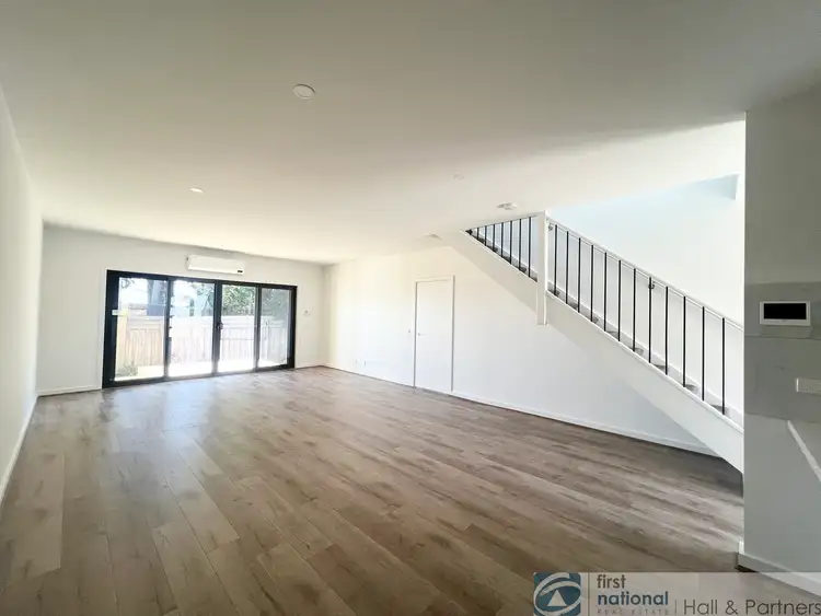 2/15 Channelle Close, Hampton Park VIC 3976