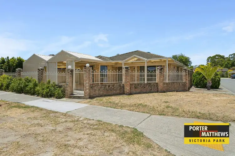 56 Centre Street, Queens Park WA 6107