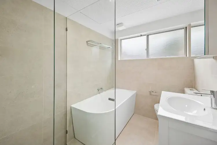 Third view of Homely unit listing, 23/4 Lismore Avenue, Dee Why NSW 2099