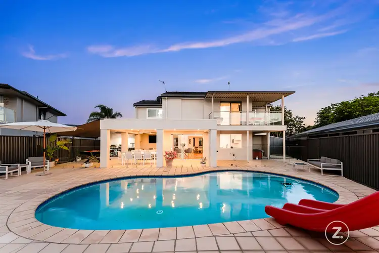 9 Erave Avenue, Runaway Bay QLD 4216