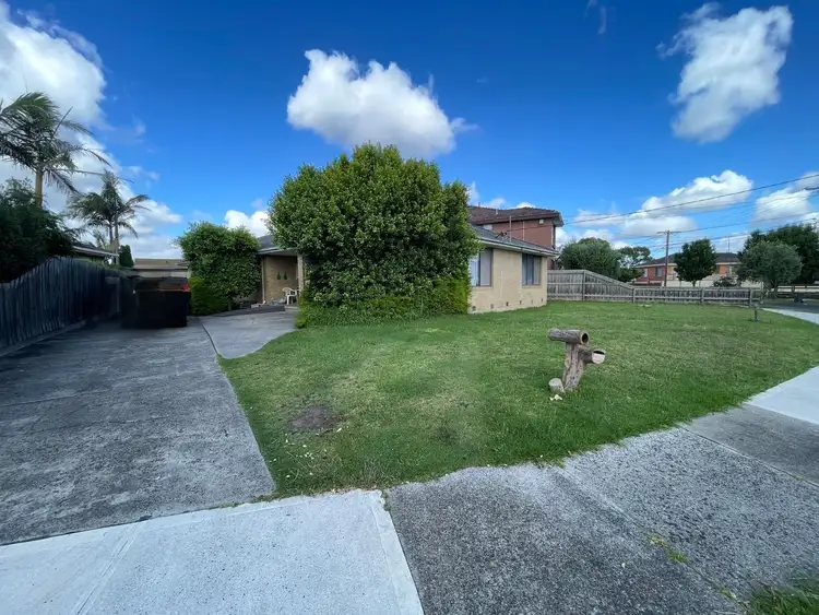 15 Clifton Grove, Lalor VIC 3075