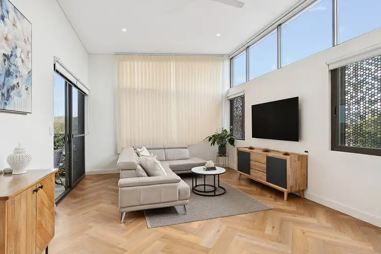 219/180 South Creek Road