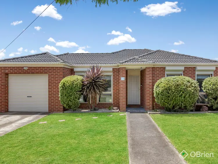 1/12 Normanby Street, Sydenham VIC 3037