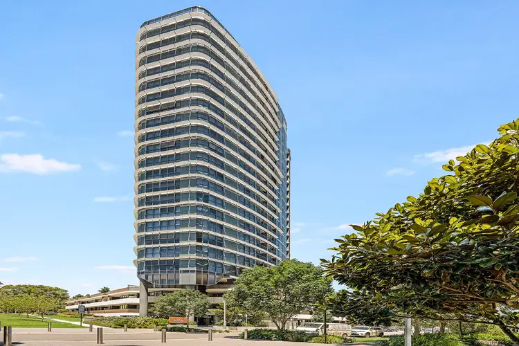 1216/3 Carter Street