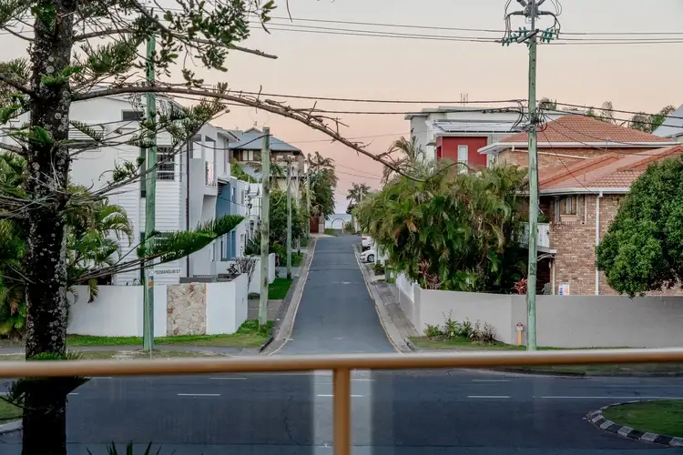 1/60 Teemangum Street