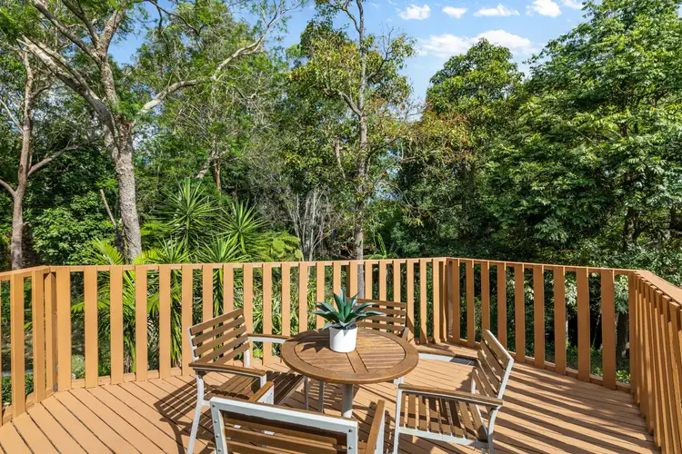 12 Warrawong Street