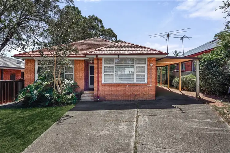 7 Fox Hills Crescent