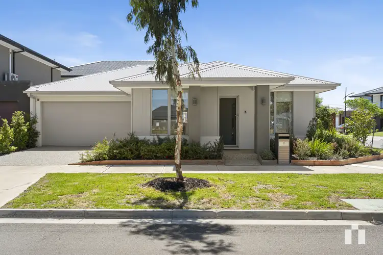 9 Oakfield Entrance, Donnybrook VIC 3064