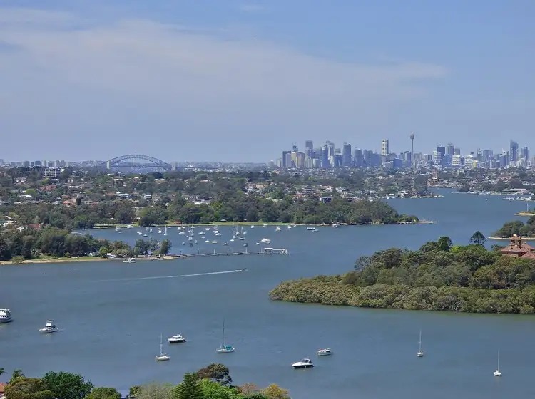 2010/46 Walker Street