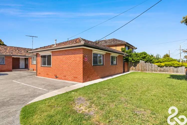 1/17 Caroline Street