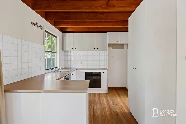 2/36 Paterson Street, Quarry Hill VIC 3550