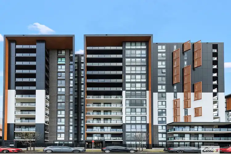 605/54 Soldiers Parade