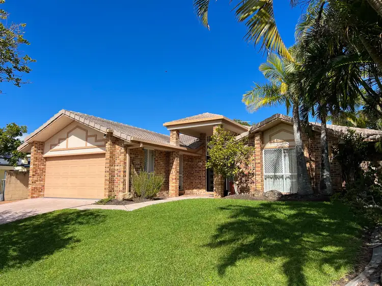 26 Clipper Boulevard