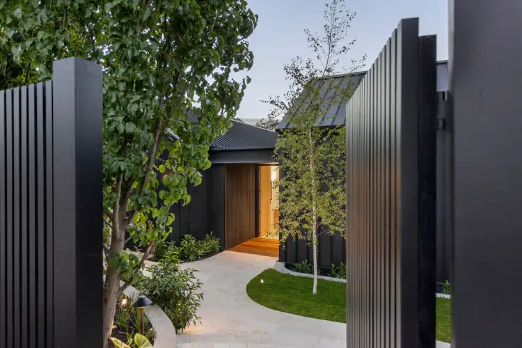 24 Avoca Avenue, Mount Martha VIC 3934