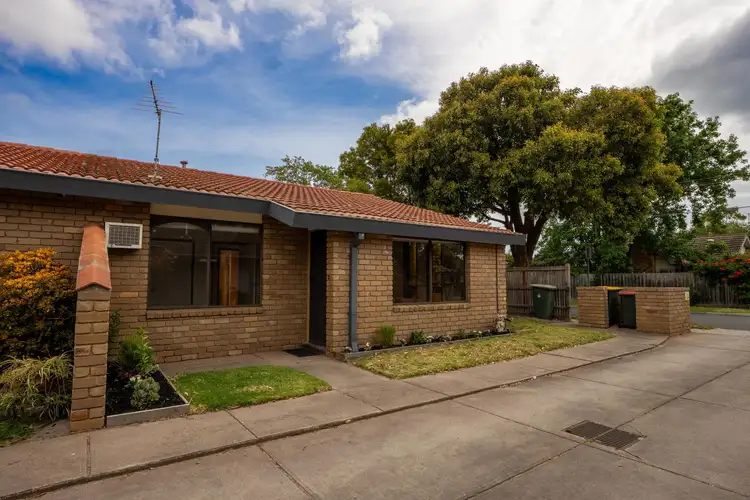 10/8-12 Bainbridge Avenue