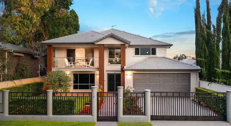 6 Rebecca Court, Broadbeach Waters QLD 4218