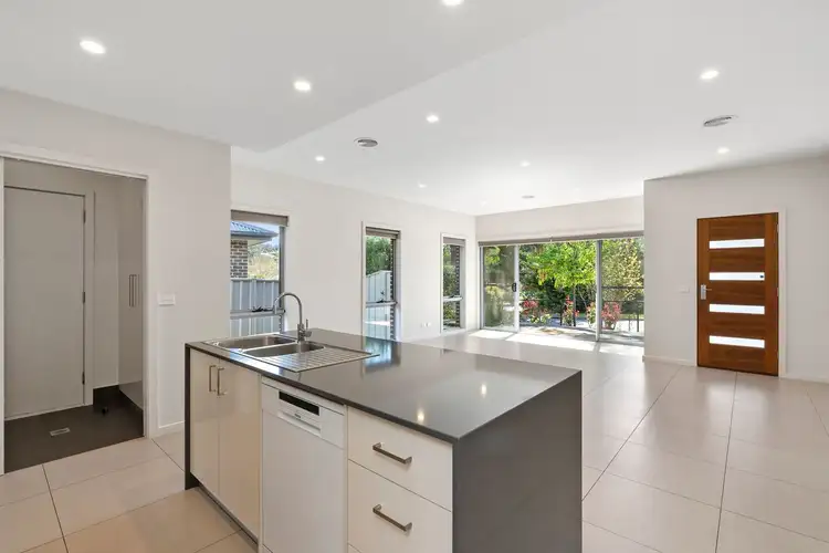 15 Eggleston Crescent