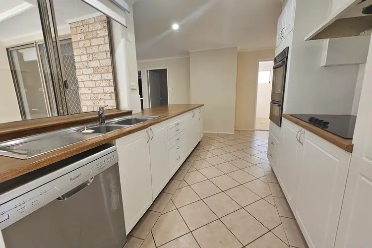 14 Yeovil Drive, Bomaderry NSW 2541