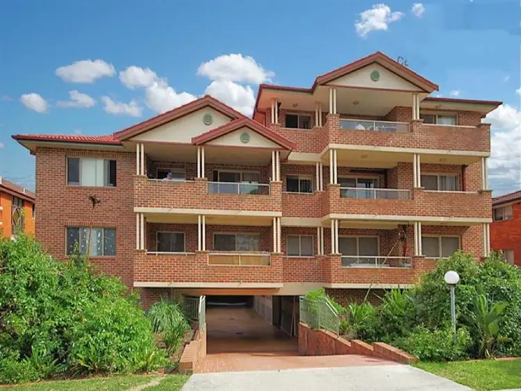 10/107 Evaline Street